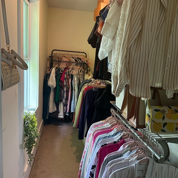 🔆 Meet your Posher, Kayla 🔆 - Picture 3 of 9